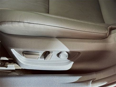 Used 2025 Toyota Camry XSE image 21