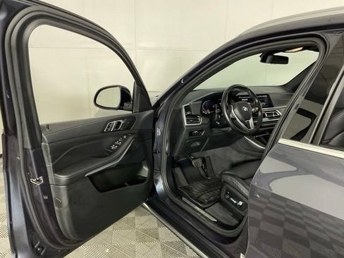 Used 2022 BMW X5 xDrive40i w/ Premium Package AWD/4WD image 27