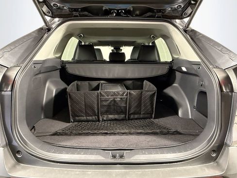 Used 2025 Toyota RAV4 XLE image 27