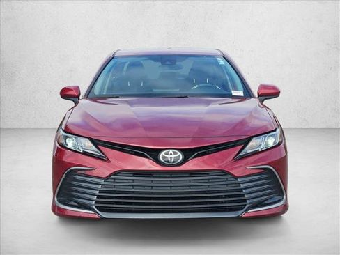 Used 2021 Toyota Camry LE image 2