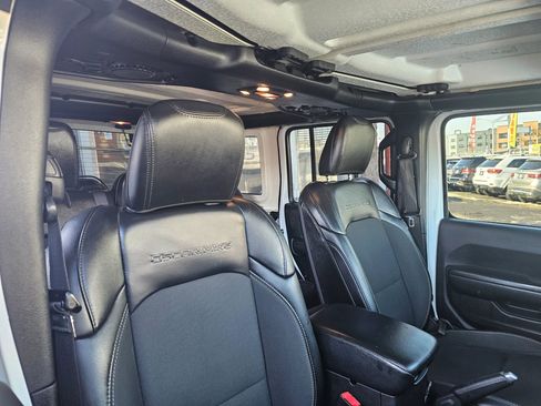 Used 2020 Jeep Wrangler Unlimited Sport image 14
