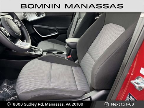 Used 2023 Kia Soul LX w/ LX Technology Package image 14