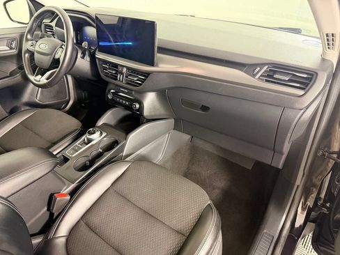 Used 2025 Ford Escape SE FWD image 41