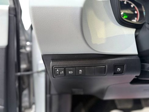 Used 2024 Toyota Corolla SE w/ SE Package image 14