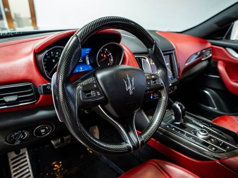 Used 2018 Maserati Levante S GranSport image 40