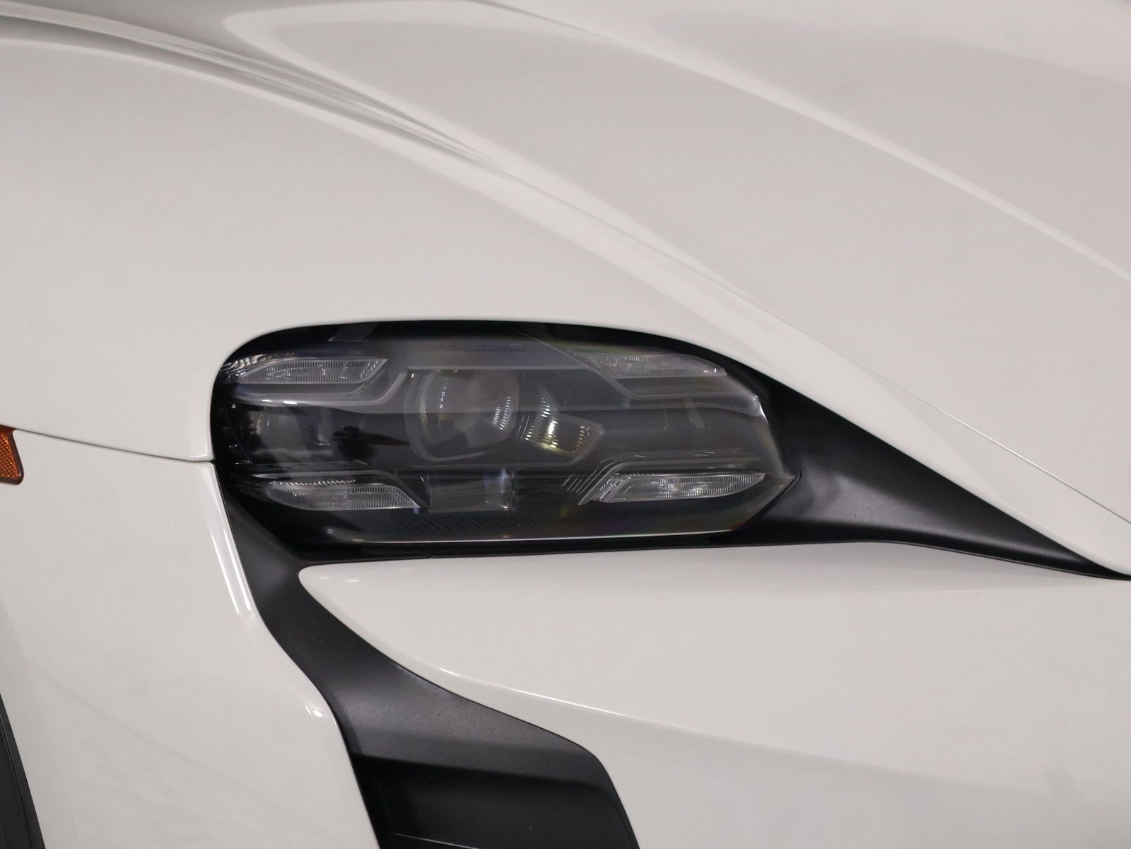 Certified 2023 Porsche Taycan GTS AWD/4WD image 27
