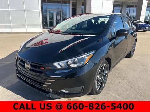 Used 2024 Nissan Versa SR image 3