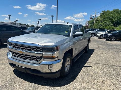 Used 2018 Chevrolet Silverado 1500 LT w/ LT Eassist Package RWD image 6