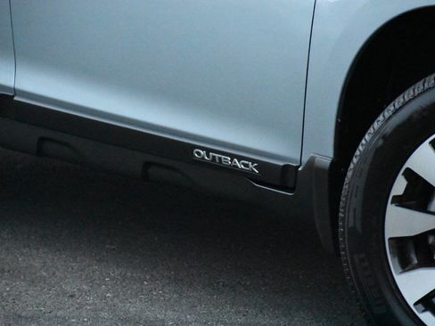 Used 2016 Subaru Outback 3.6R Limited image 6