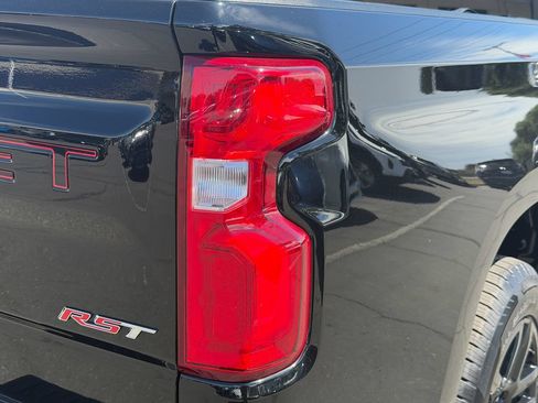 Used 2022 Chevrolet Silverado 1500 RST RWD image 9