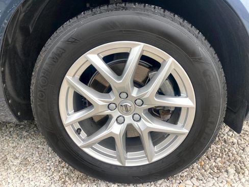 Used 2019 Volvo XC60 T5 Momentum w/ Premium Package image 17