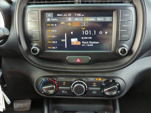 Used 2024 Kia Soul LX w/ Option Group 015 FWD image 14