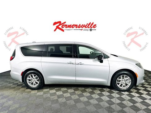 New 2026 Chrysler Voyager LX image 8