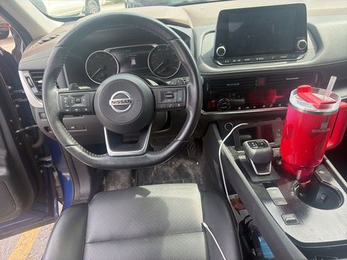 Certified 2021 Nissan Rogue SV w/ Premium Package image 10