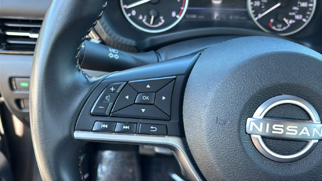 Used 2025 Nissan Sentra SR FWD image 22