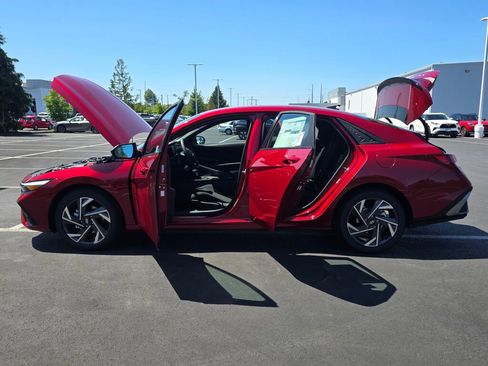 New 2025 Hyundai Elantra Sport image 17