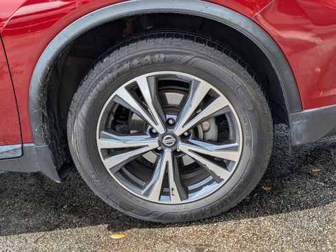 Used 2018 Nissan Rogue SL w/ Premium Package image 11