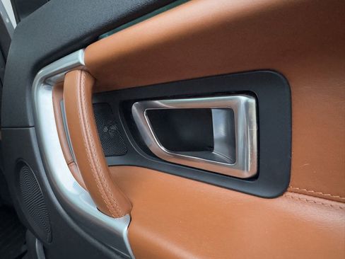 Used 2015 Land Rover Discovery Sport HSE Luxury image 40