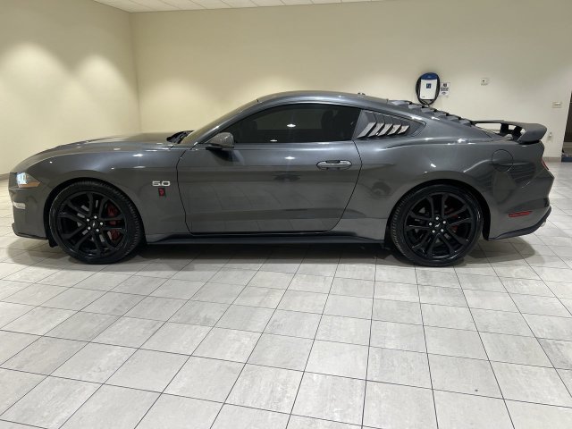 Used 2019 Ford Mustang GT RWD image 2