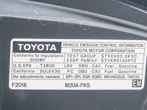 Certified 2025 Toyota Corolla LE FWD image 29