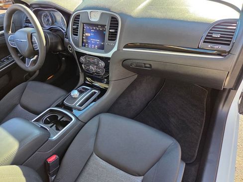 Used 2023 Chrysler 300 Touring w/ Safetytec Plus Group RWD image 19