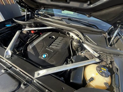 Used 2019 BMW X7 xDrive40i w/ M Sport Package AWD/4WD image 18