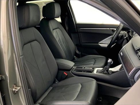 Certified 2023 Audi Q3 2.0T Premium w/ Convenience Package image 7