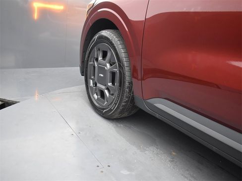 New 2026 Kia Carnival EX image 12