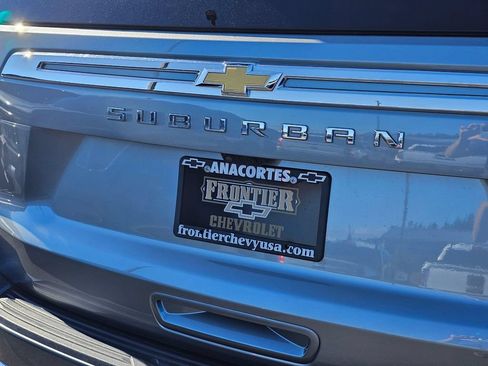 Used 2024 Chevrolet Suburban Premier AWD/4WD image 15