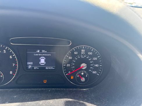 Used 2020 Kia Sorento LX w/ LX I4 Convenience Package FWD image 11