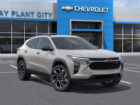 New 2026 Chevrolet Trax RS w/ Sunroof Package FWD image 7
