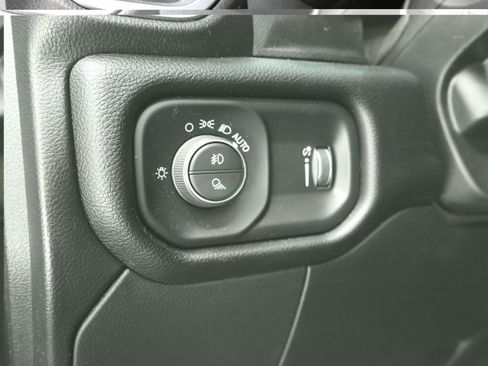 Used 2024 RAM 2500 Big Horn w/ Night Edition AWD/4WD image 35