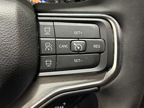 Used 2024 Jeep Wagoneer Series II AWD/4WD image 18