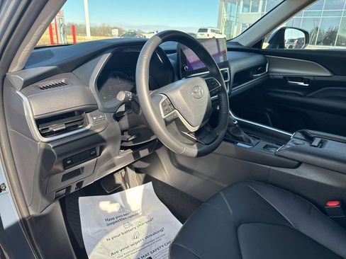 Certified 2024 Toyota Grand Highlander XLE image 8