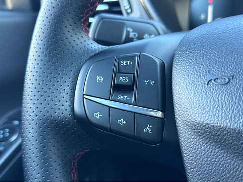 Used 2025 Ford Escape ST-Line image 15