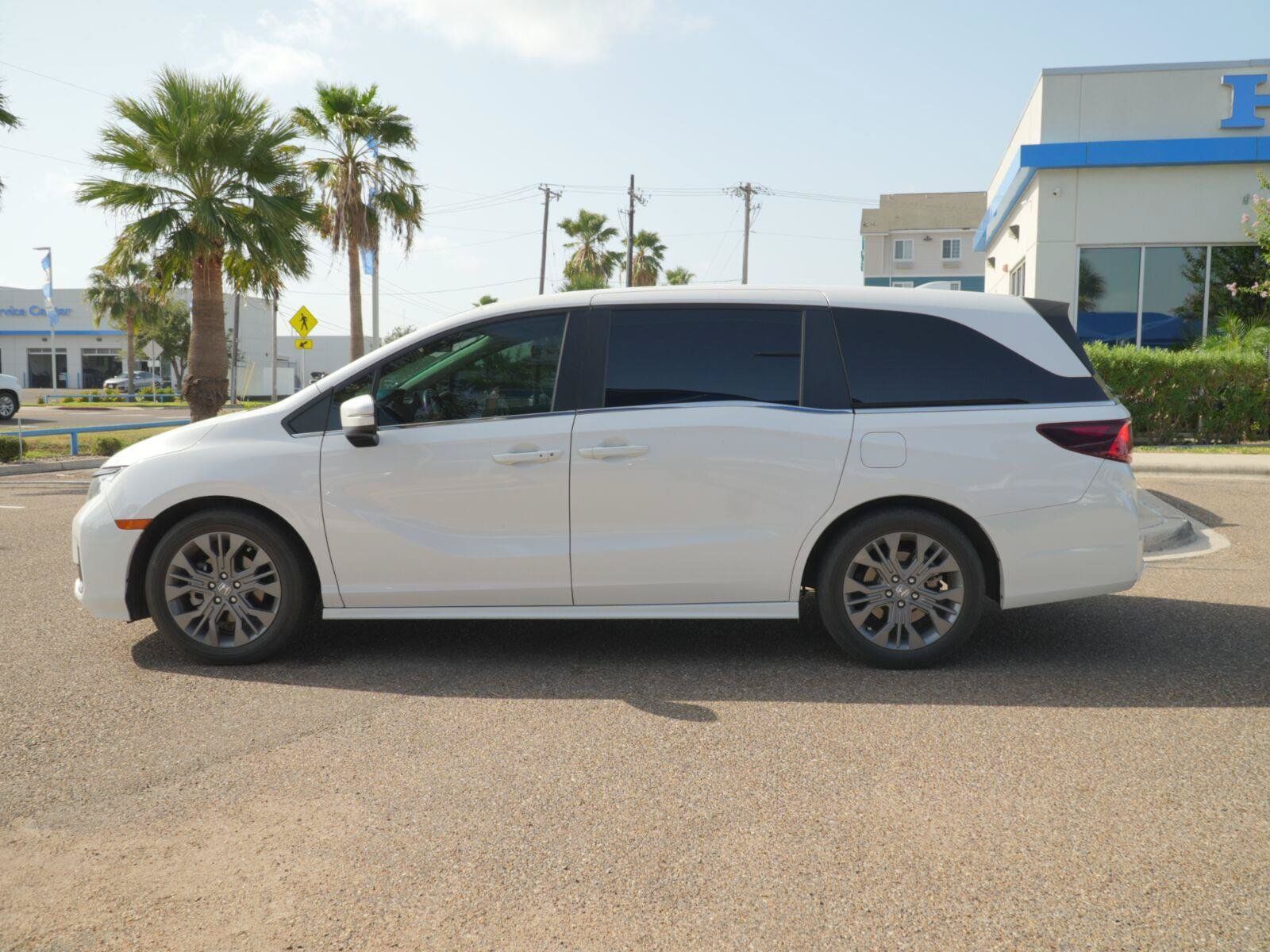 Used 2025 Honda Odyssey Touring image 8