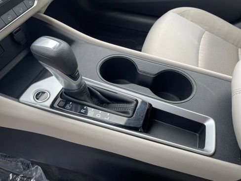 Used 2025 Nissan Altima 2.5 SV image 40