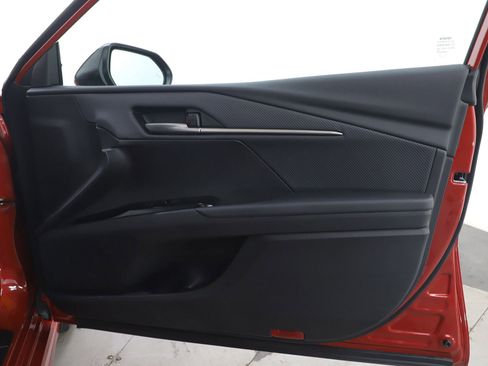 Used 2025 Toyota Camry SE w/ Multimedia Upgrade Package image 9