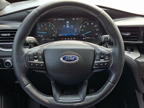 Used 2020 Ford Explorer XLT w/ Equipment Group 202A AWD/4WD image 20