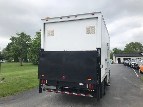 Used 2016 Ford F550 2WD Regular Cab Super Duty image 5