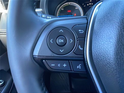 Used 2023 Toyota Venza LE image 22