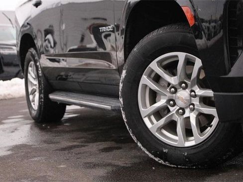 Used 2024 Chevrolet Tahoe LT image 3