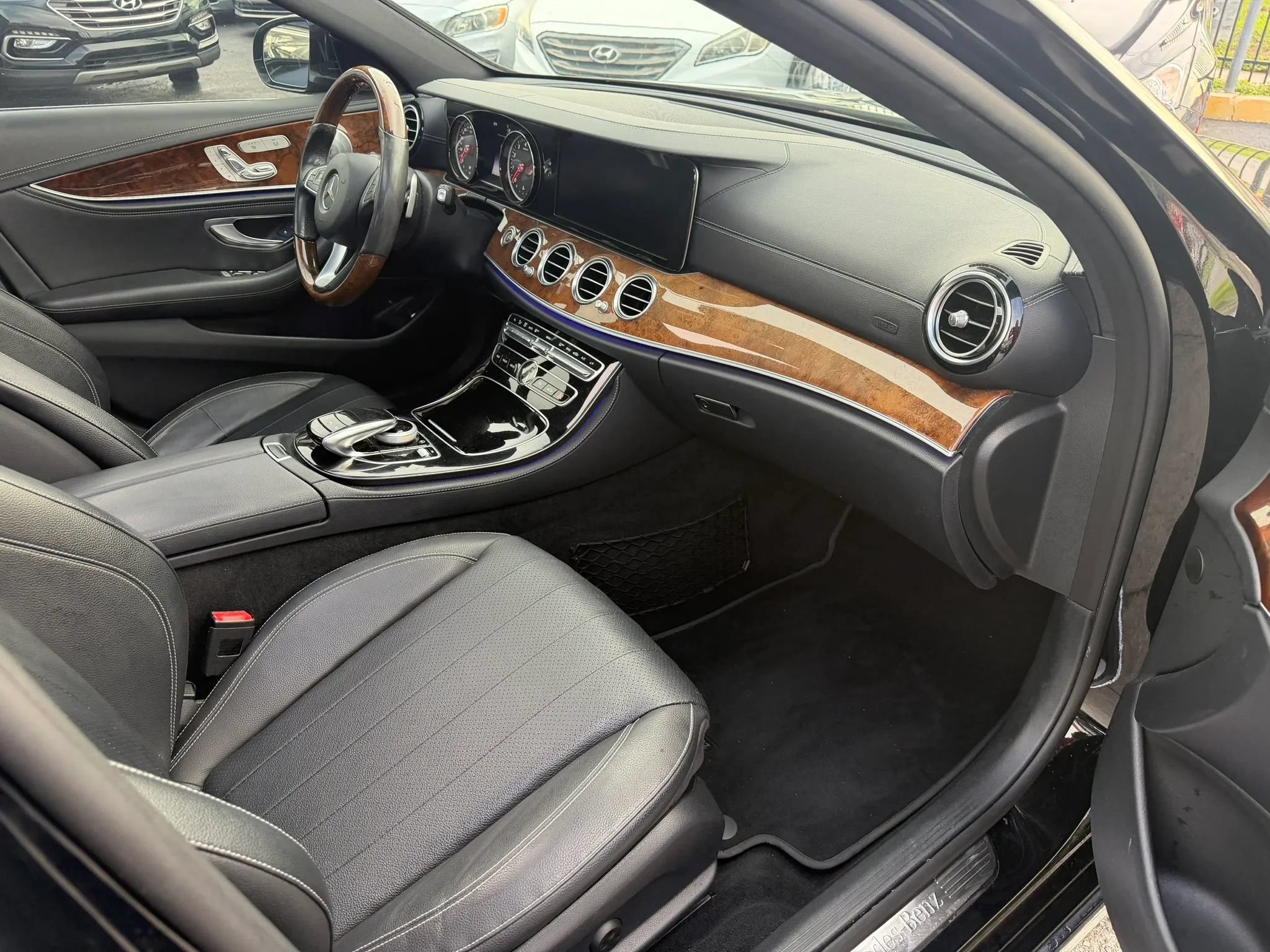 Used 2017 Mercedes-Benz E 300 image 10