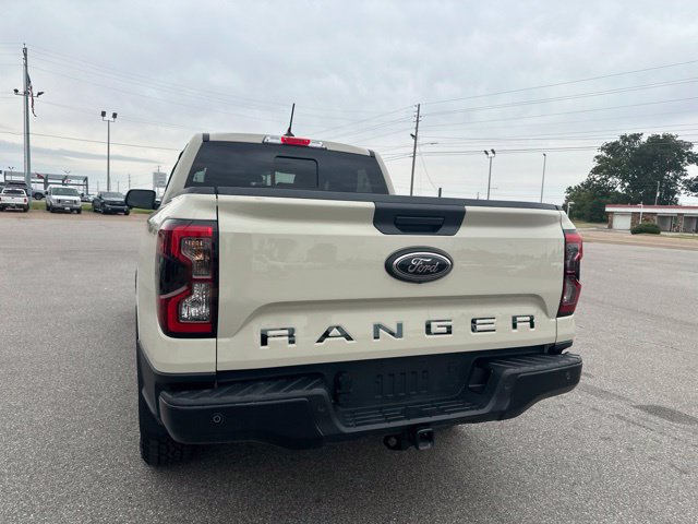 Used 2025 Ford Ranger Lariat w/ Black Appearance Package RWD image 24