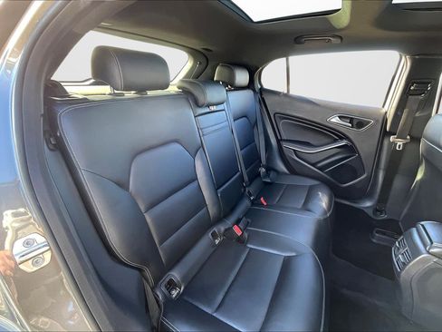 Used 2019 Mercedes-Benz GLA 250 4MATIC image 16