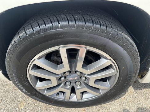 Used 2014 GMC Acadia Denali image 34