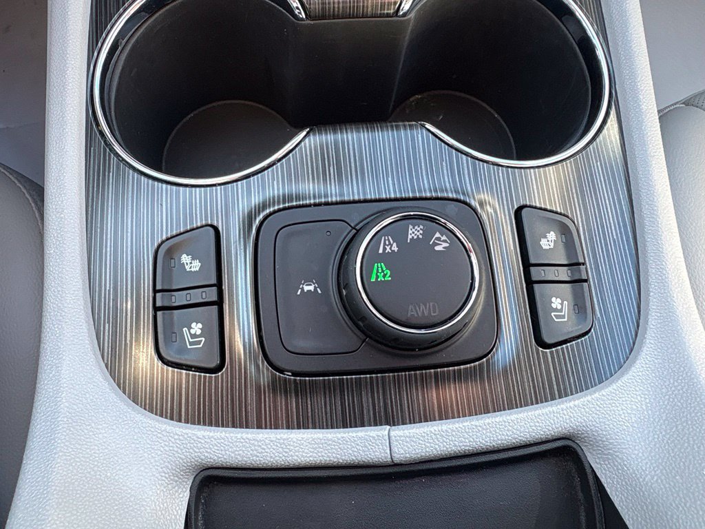 Used 2023 GMC Acadia SLT w/ Technology Package AWD/4WD image 28