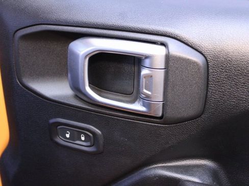 Used 2018 Jeep Wrangler Unlimited Sport w/ Technology Group image 9