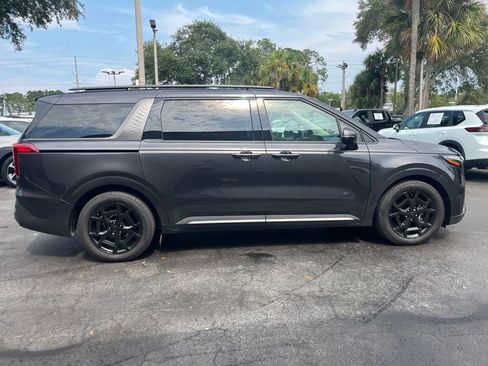 Used 2026 Kia Carnival SX w/ SX Dark Edition Package FWD image 7