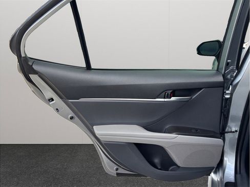 Used 2022 Toyota Camry LE image 30